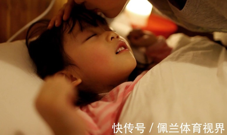 睡眠质量|儿科医生:孩子睡前,一定不能吃这5种食物,容易积食影响长个