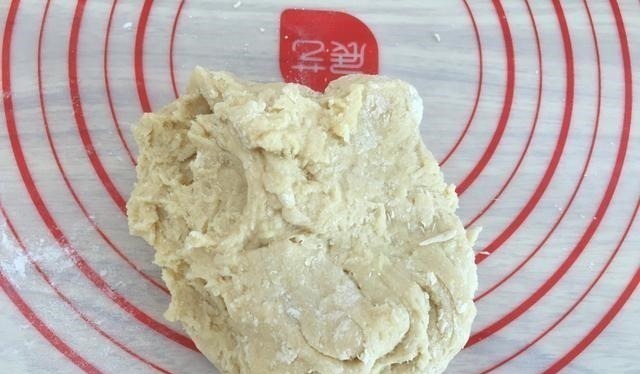这种饼比面包好吃，不加一滴水就能做，超级松软