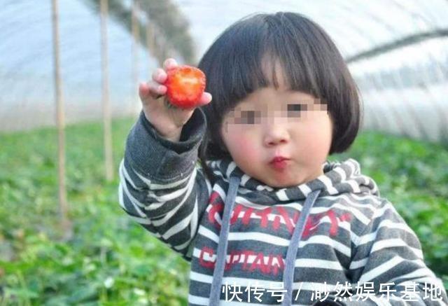 售货员|女儿超市偷吃草莓,店员要求110元一斤赔偿,妈妈的话让人点赞