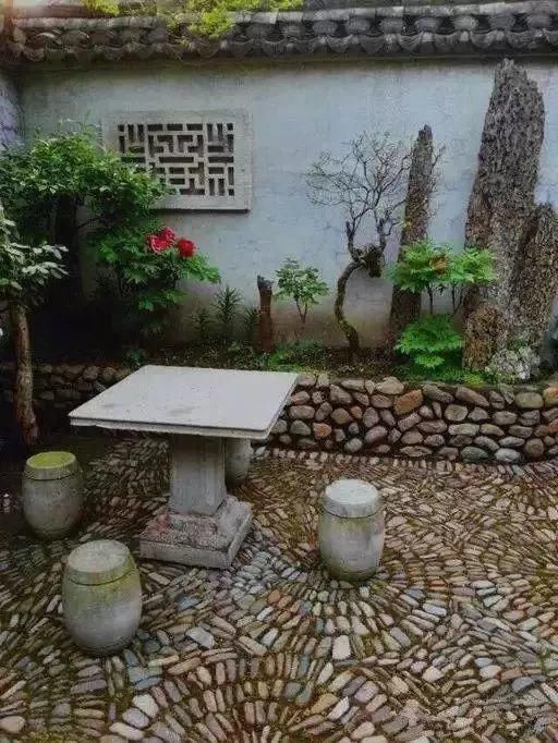 一些山石,美了整个院子