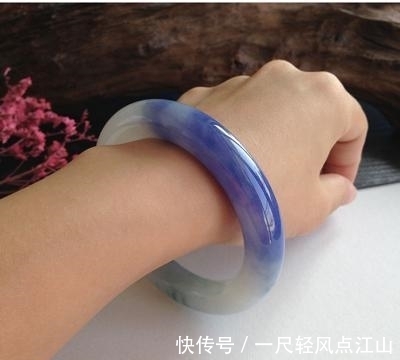 翡翠手镯 一般冰种玉镯子的价位