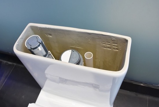 釉面|选马桶时,别再听销售员的瞎忽悠,认准这四点,才能买到好马桶!