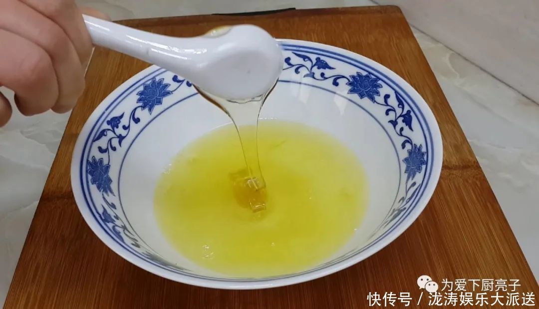 不用|面粉别蒸馒头了,不用烙不用烤,比麻花香甜好吃,学会自己当老板