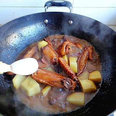 土豆烧鸡翅|土豆烧鸡翅