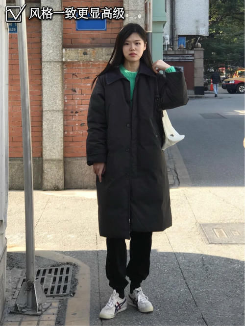 2021冬春又火了一种裤子叫“粽子裤”，拉风保暖，配大衣穿很高级