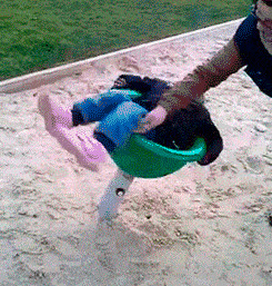 |搞笑GIF:三个老板看一个员工干活,这名员工辞职的心都有了