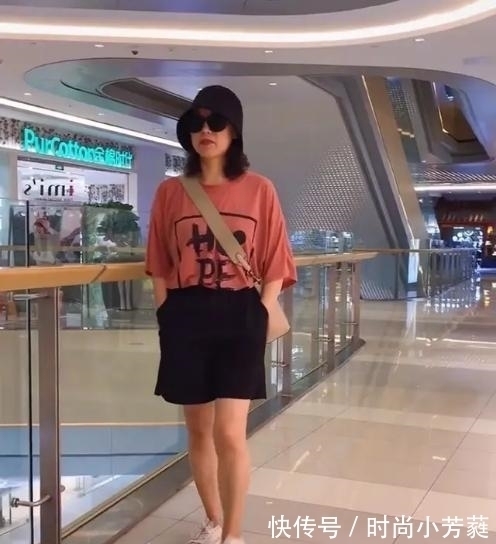 蕾丝 57岁姥姥意外爆红网络,不仅外孙带的好,时髦穿搭女儿辈都羡慕