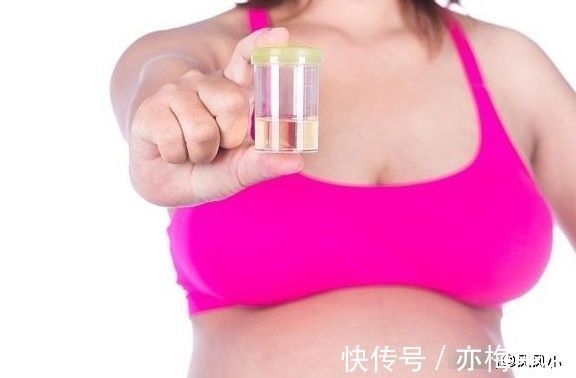 子宫|孕妇子宫中羊水较少时,可能身体会有3个变化,为小宝贝了解下