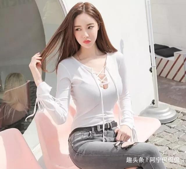 女人味|打底衫穿出小清新的气质,搭配上牛仔裤尽显潮流风范