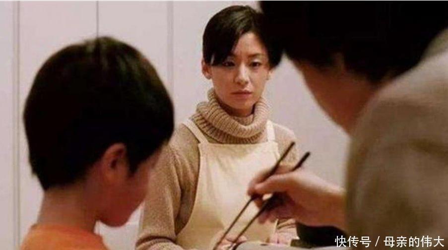 婆媳关系|“倒班式”带娃成为新潮流,老人与父母职责分明,好处的确有不少