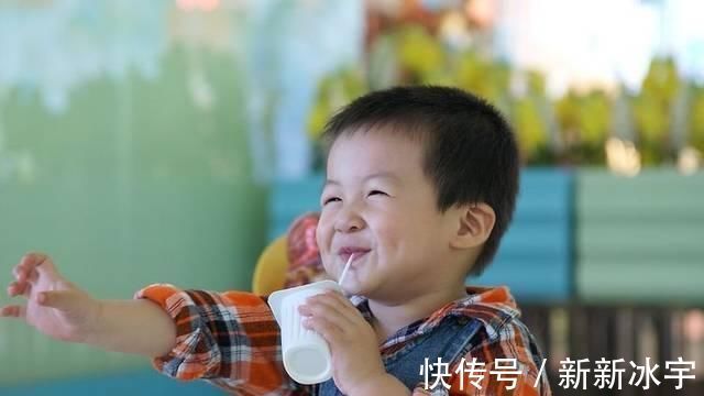 母乳|6个月宝宝脾胃衰竭？儿科医生：冲奶粉不能乱来，3个误区要知道