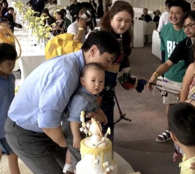 |有种“幸运”叫沈腾的儿子,完美躲过搞笑基因,网友:小帅哥一枚