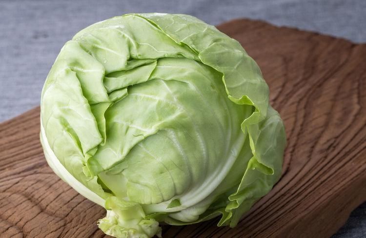 买包菜的时|买包菜,选紧实的还是松散的菜农教你4招,挑的新鲜脆嫩口感好