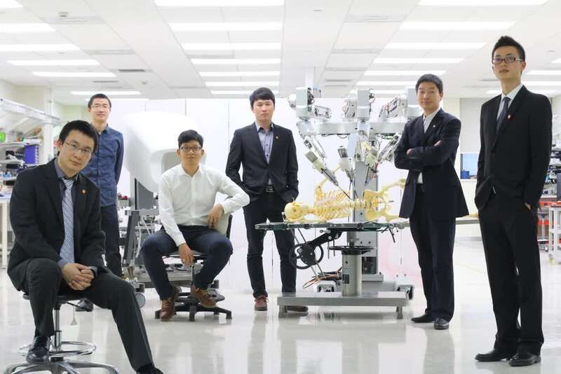 中国青年|国产手术机器人港交所上市