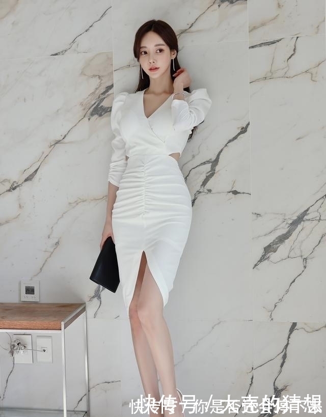 v领|孙允珠时尚穿搭:浪漫梨花皱褶搭肩V领不规则连衣裙