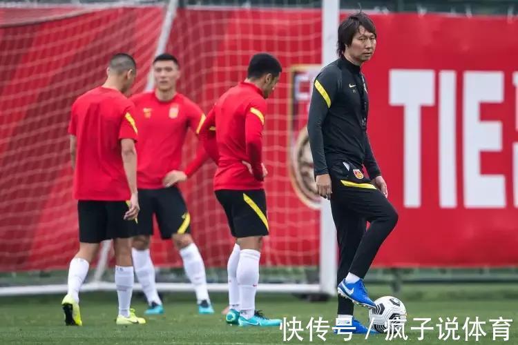 越南队|国足嫌天热，要求亚足联更改开球时间，有实力赢越南这还是个事？