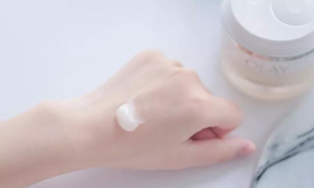 智商税|熬夜就用“熬夜霜”?这种智商税的东西为什么还有人信