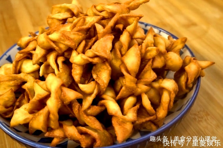 孩子爱吃此面食,方法简单味道好,一出锅满屋飘香,两盘不够吃