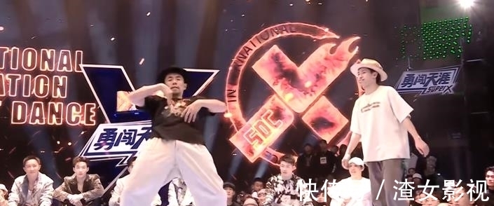 王一博戰(zhàn)隊(duì)再續(xù)輝煌,葉音喜提雙冠王,布布帶傷比賽雖敗猶榮