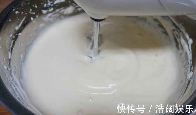 最简单的蛋糕做法,不用烤箱就能做,蓬松好吃不上火,一学就会