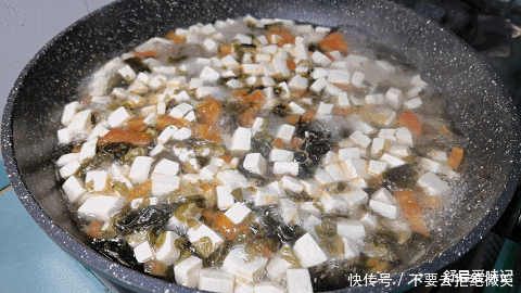 1块豆腐,2个鸡蛋,5分钟上桌的营养汤,少油少调料,超好喝