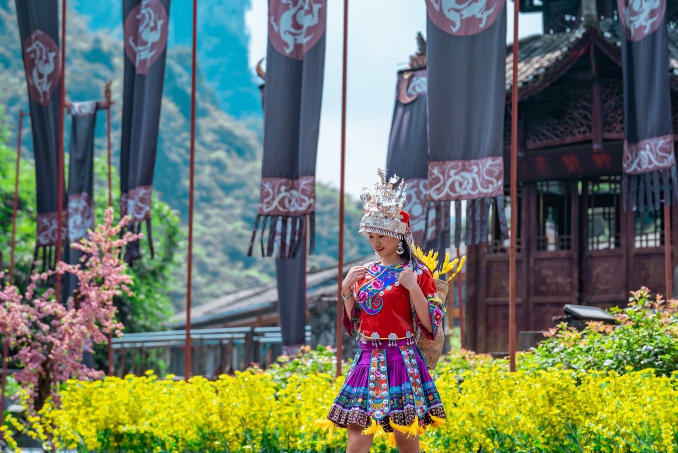 矮寨大桥|自驾《神奇女侠》取景地：矮寨奇观旅游区｜奇遇峡谷高桥、苗寨、飞瀑