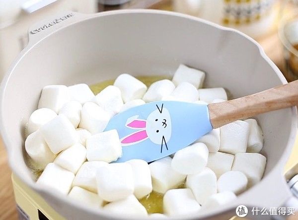 自制零食 篇一：用了多年的牛轧饼干配方，拉丝效果杠杠的