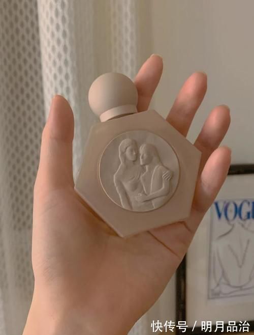 品位|正所谓闻香识女人,有品位的女人都会选这几款香水,低调又有韵味