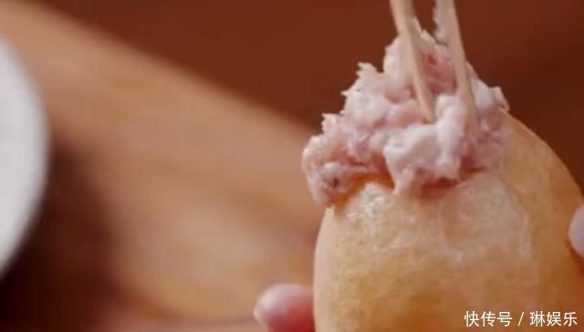 油面筋酿肉,源自本帮菜,浓油赤酱、咸鲜适中