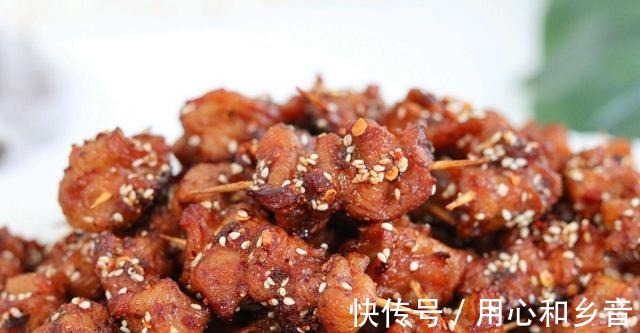 口感绝佳的童年小食,孜然牙签肉,香酥脆嫩,美味无比!