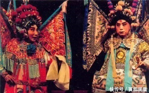 平番得胜图&古代战争中,士兵盔甲厚重为何还要背一支护背旗?专家:不背会死