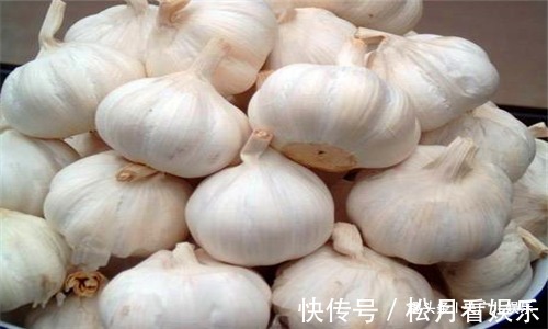 4物|女性来“大姨妈”时，常吃4物，排污血清毒素，滋养卵巢抗衰老