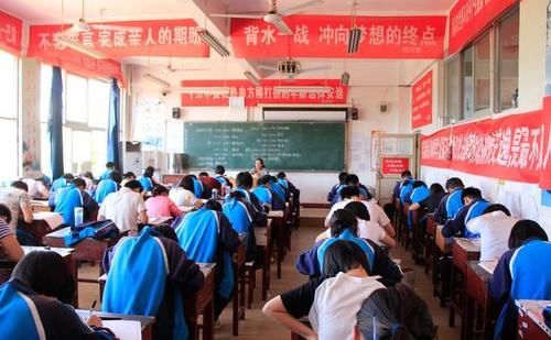 高考分数比模拟成绩好，为何很多学生会逆袭？“黑马”多是这3种