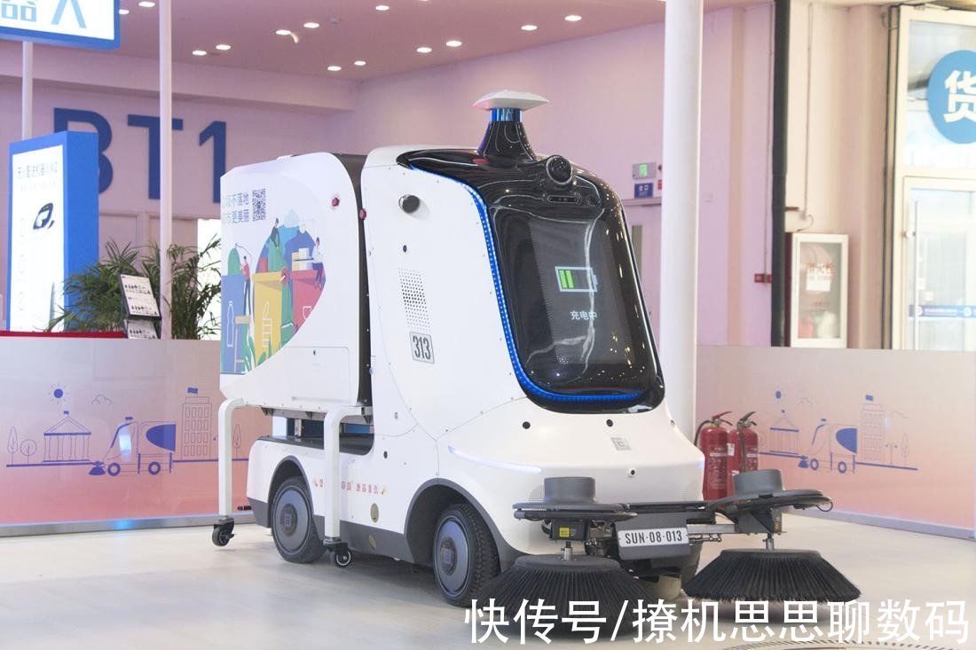 企业|从科幻到现实!坎德拉科技分体式设计机器人点燃世界机器人大会