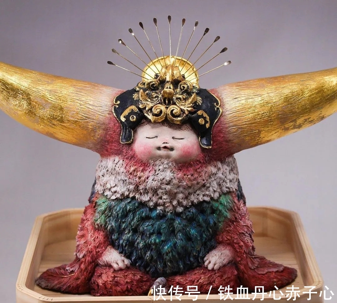 Ueda$Akishi Ueda:黑暗和可爱的完美交融