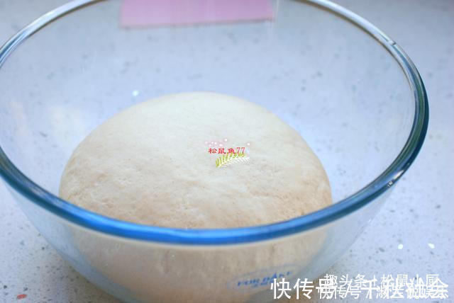 3个小窍门蒸馒头又白又暄软，像剥了壳的鸡蛋一样光滑，真好吃！