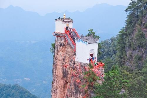 观音殿|靠四根石柱撑起的道观，建于1660米悬崖上，历经500年不倒