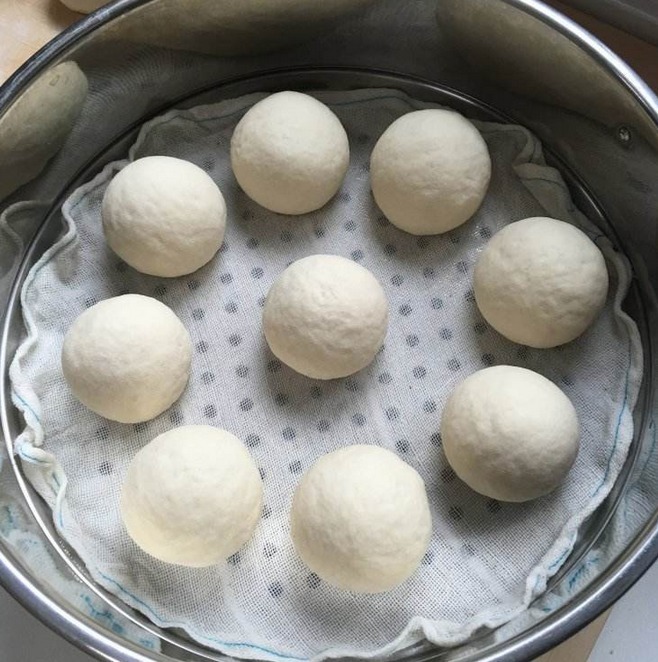 馒头店的馒头又大又白，加了啥东西做好4点，暄软筋道，你也行