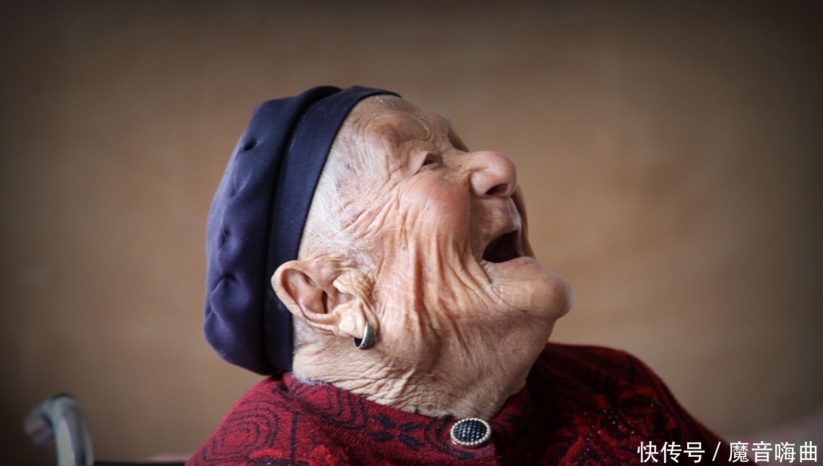 难念的经|100岁夫妻长寿秘籍不吃面食，就做到“8字”，健康养生少生病