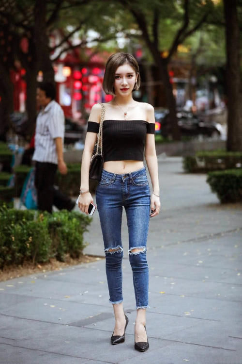 简直|街拍腿长的人穿紧身牛仔裤,怎么穿怎么好看,这小姐姐简直美腻