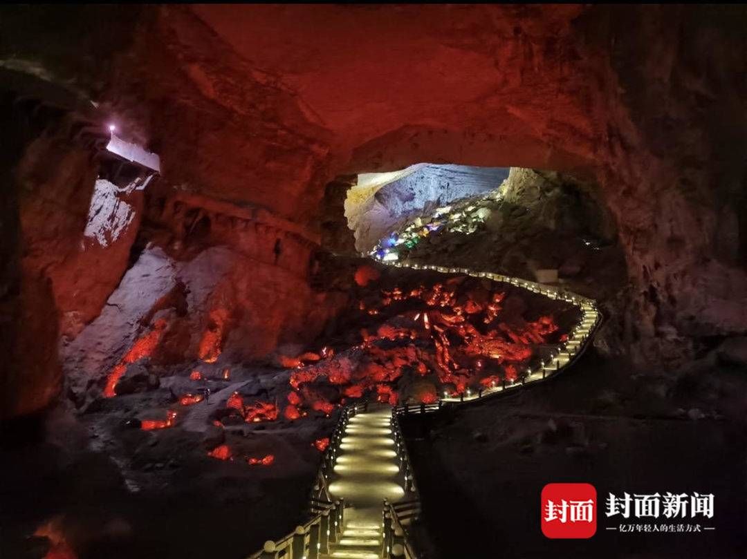 僰人|滑草、抽盲盒、古僰人新年祈福......春节去四川宜宾兴文石海开启“奇景”之旅