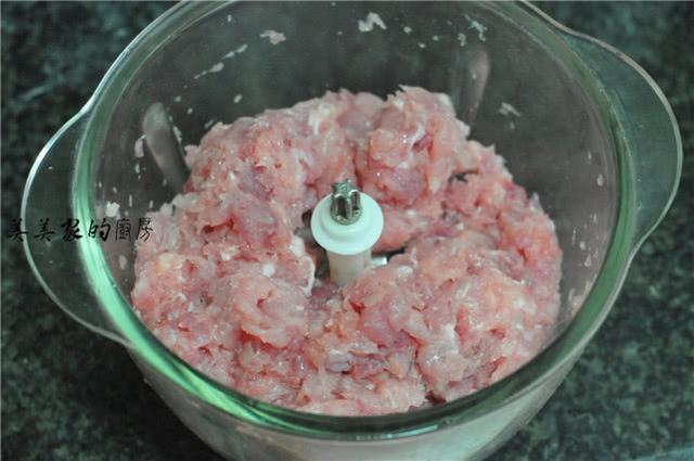 饺子|儿子三天两头要吃此早餐,平底锅一烙10分钟就上桌,解馋还顶饱