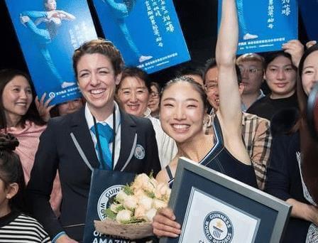 美女!中国“柔术”第一美女,已达登峰造极的地步,网友:动作看着疼