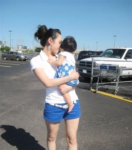 骗生|骗生二胎系列:哥哥偷亲妹妹,俩人接下来的表情不一般,逗笑宝妈