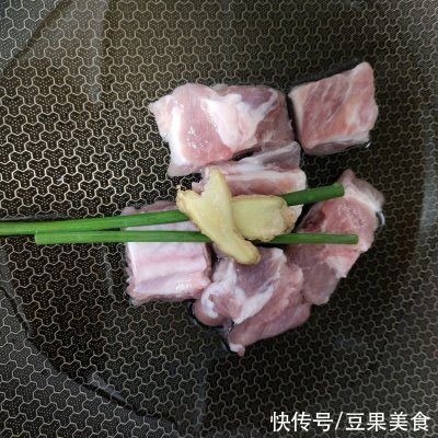 鲜香下饭的懒人版 *咖喱土豆排骨焖饭，你喜欢吗？