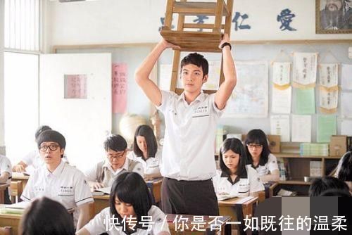 特征|学生时代喜欢“转笔”的同学,身上大多有3个特征,你中了几个