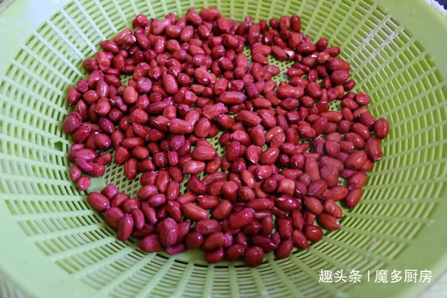 炸花生米这个做法好,8分钟就出锅,又香又脆,不怕糊还省油!