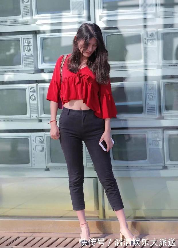 露脐 直筒裤搭配露脐T恤,休闲随性又时髦,仙女范十足