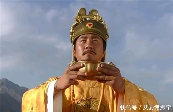 集庆|朱元璋在坟地里说了9个字,年轻人听到后,对朱元璋说:我跟你混