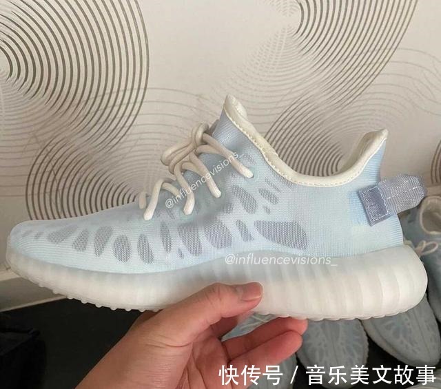 evision 洞洞鞋Yeezy 350 V2实物首次释出!网友这是离婚配色!